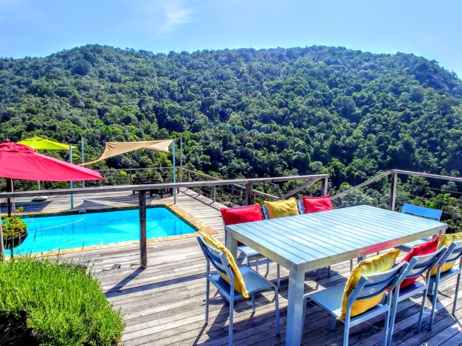 10 Bedroom Property for Sale in Hoekwil Western Cape